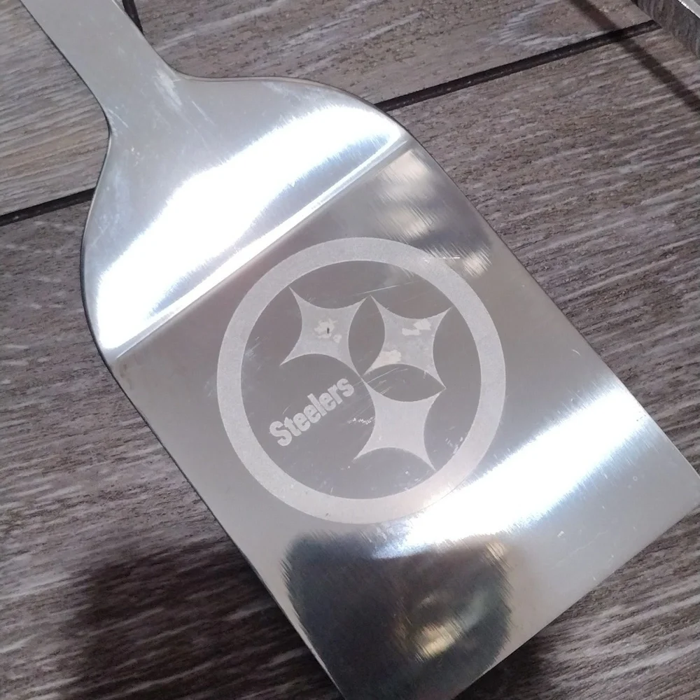 Pittsburgh Steelers 4 piece stainless steel grill ensemble. NWOT